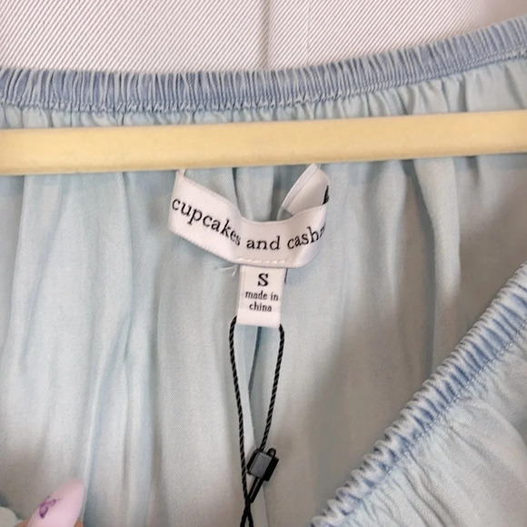 NEW Cupcake & Cashmere Chambray Off-The-Shoulder Dress - Picture 4 of 6